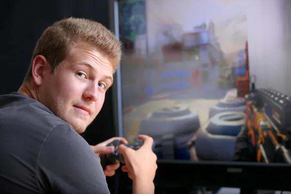 How Overwatch 2 Cheat Enhances Competitive Gaming Experience